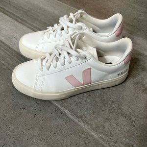 Veja Campo in size 38. White and petal. Excellent used condition.